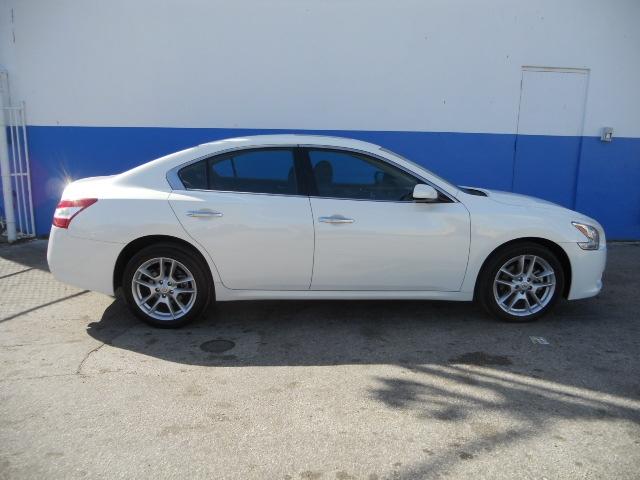 Nissan Maxima 2011 photo 4