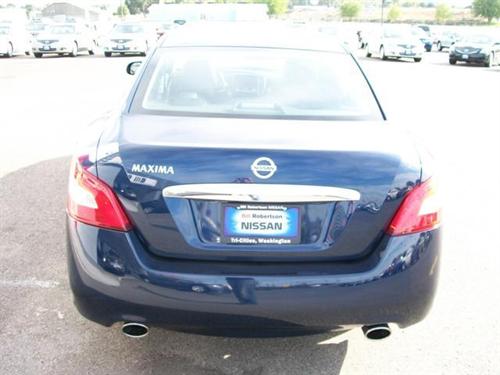 Nissan Maxima 2011 photo 2