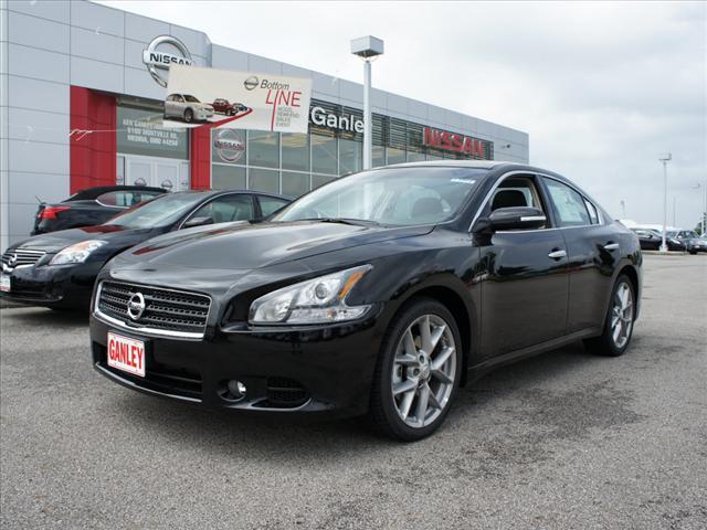 Nissan Maxima Regular Cab 4-wheel Drive Work Truck Sedan