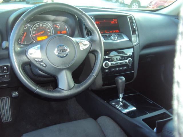Nissan Maxima 2011 photo 4