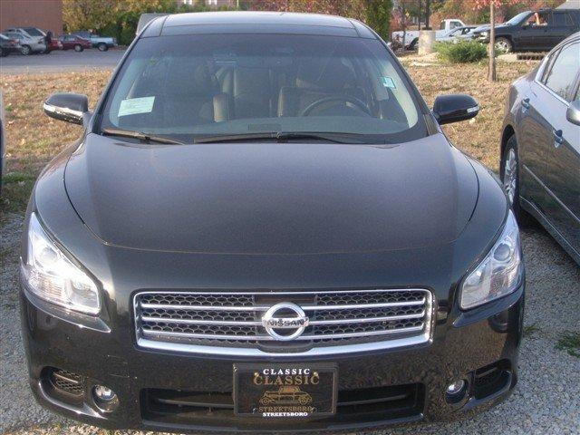 Nissan Maxima 2011 photo 1