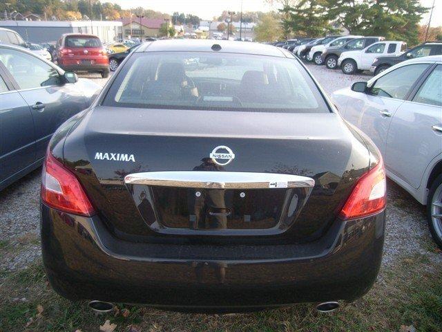 Nissan Maxima 2011 photo 2