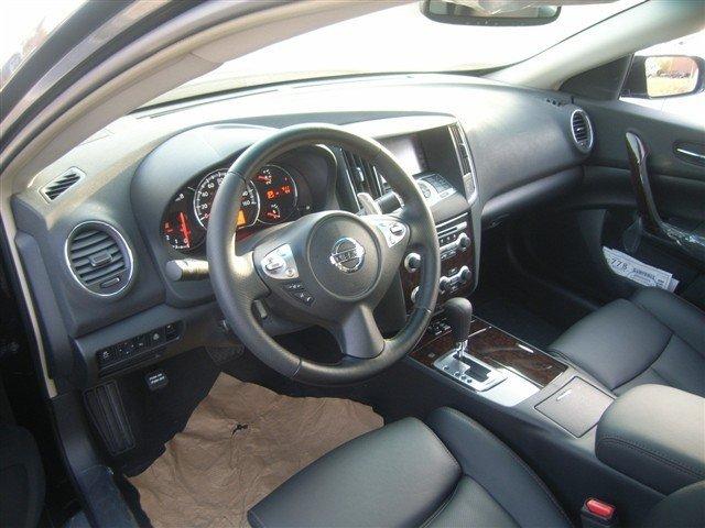 Nissan Maxima 2011 photo 4