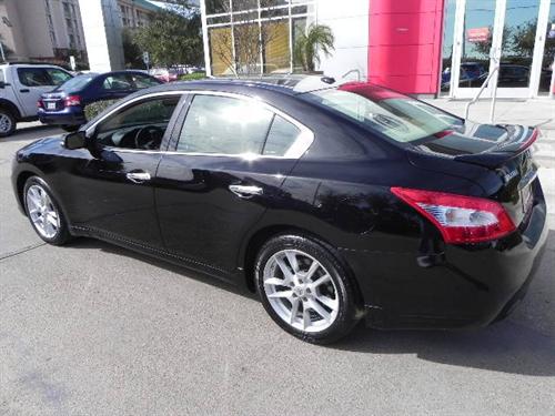 Nissan Maxima 2011 photo 2