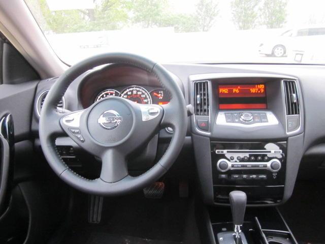 Nissan Maxima E320 4matic AWD Sedan Sedan