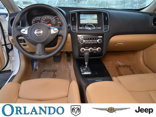 Nissan Maxima 2011 photo 2