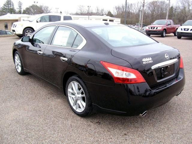 Nissan Maxima 2011 photo 4
