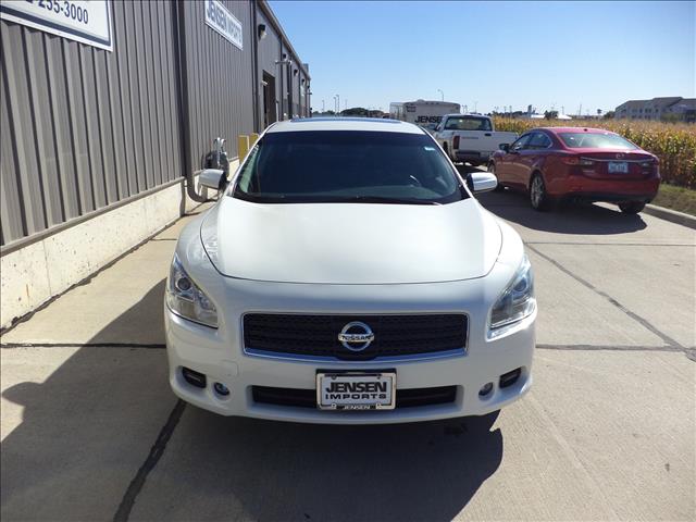 Nissan Maxima 2011 photo 2