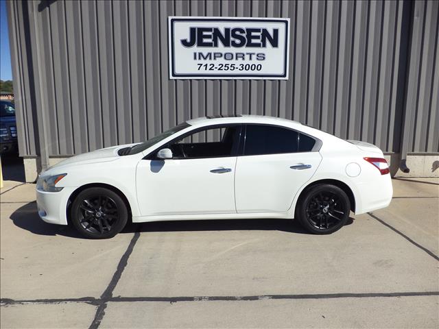 Nissan Maxima 2011 photo 3