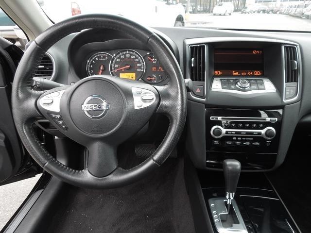 Nissan Maxima 2011 photo 2