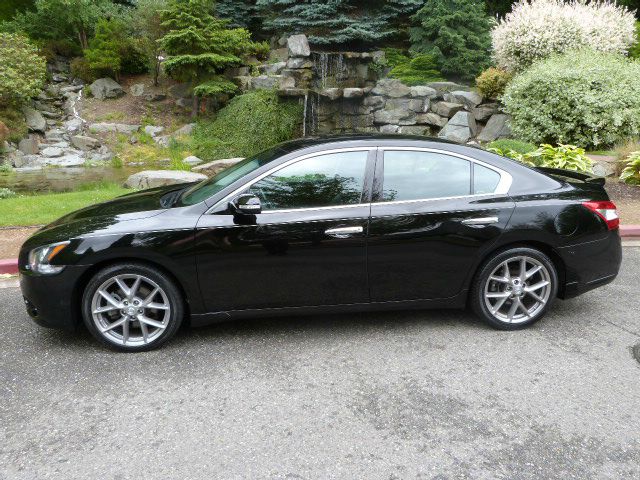 Nissan Maxima 2011 photo 2