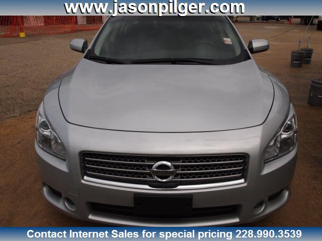 Nissan Maxima 2011 photo 2