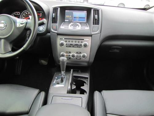 Nissan Maxima 2011 photo 5
