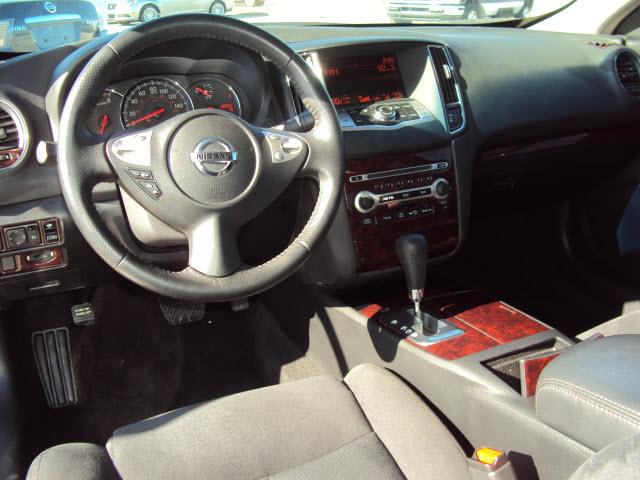 Nissan Maxima 2011 photo 4