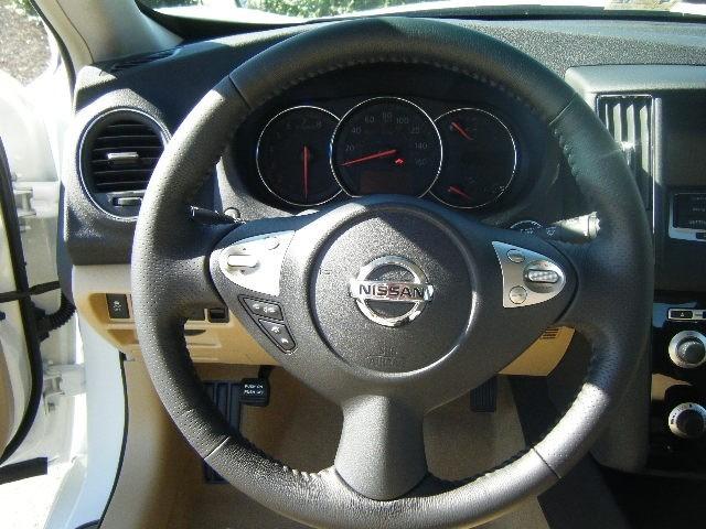 Nissan Maxima Regular Cab 4-wheel Drive Work Truck Sedan