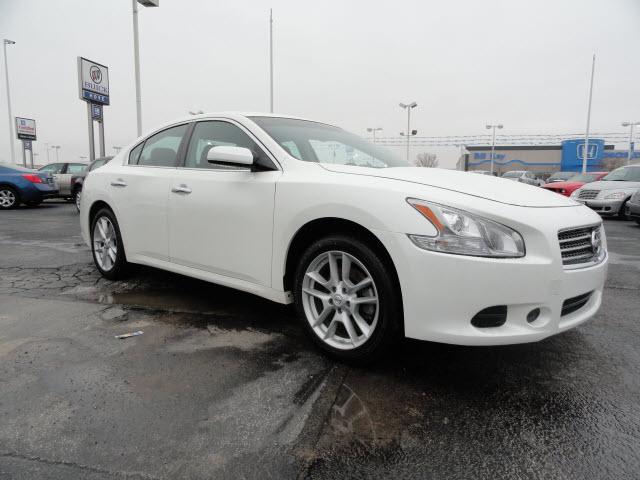 Nissan Maxima 2011 photo 2