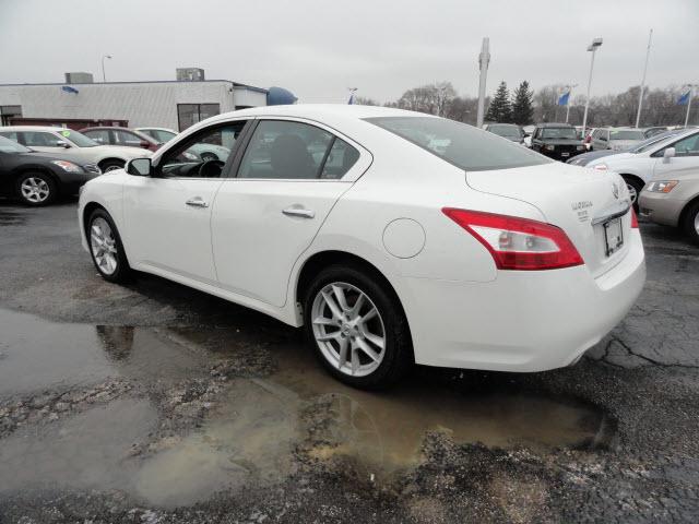Nissan Maxima 2011 photo 4