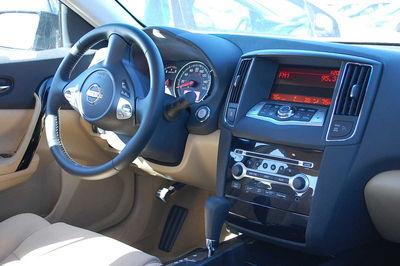 Nissan Maxima 2011 photo 2