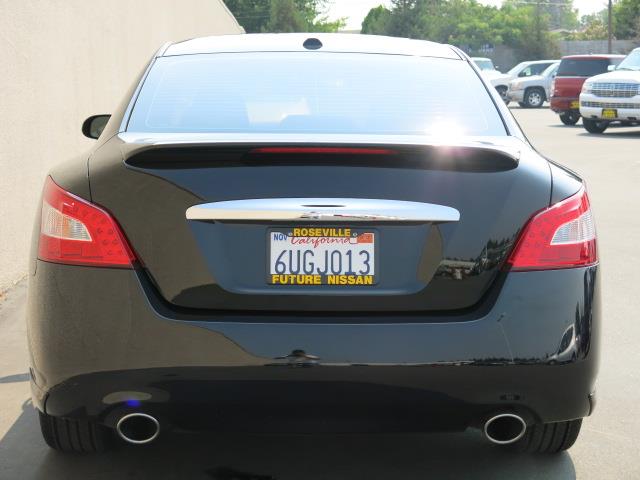 Nissan Maxima FWD 4dr Sedan