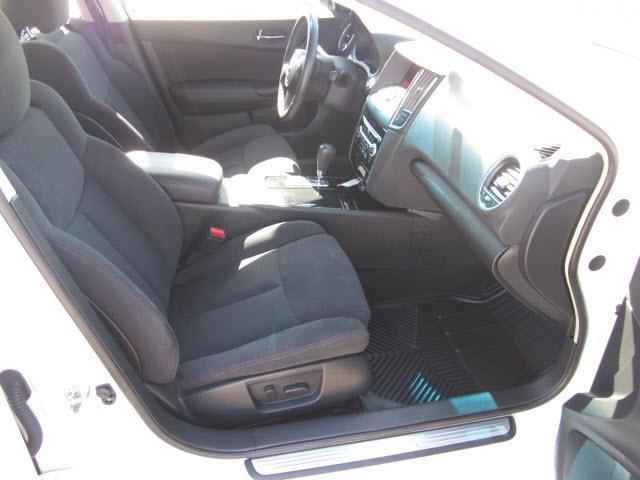 Nissan Maxima 2011 photo 3