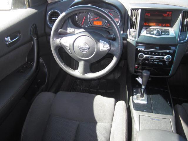 Nissan Maxima 2011 photo 5