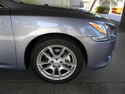 Nissan Maxima 2011 photo 2