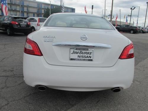 Nissan Maxima 2011 photo 2