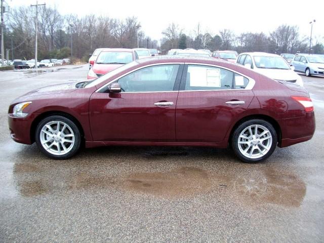 Nissan Maxima 2011 photo 4