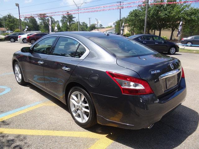 Nissan Maxima 2011 photo 2