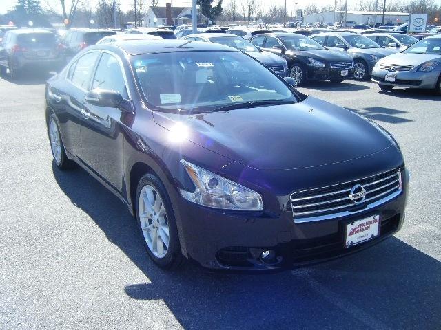 Nissan Maxima 2011 photo 2