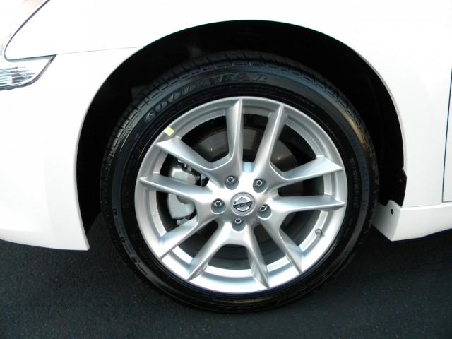 Nissan Maxima 2011 photo 2