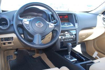 Nissan Maxima 2011 photo 2