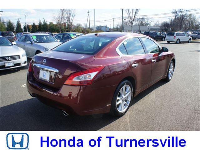 Nissan Maxima 2011 photo 2