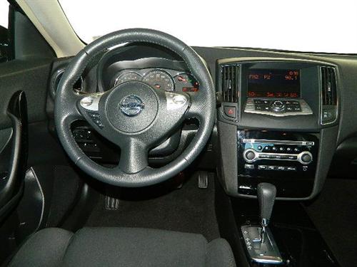 Nissan Maxima 2011 photo 1