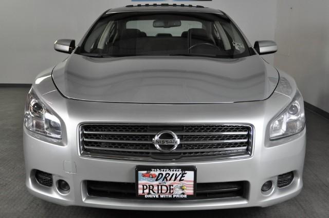 Nissan Maxima 2011 photo 1