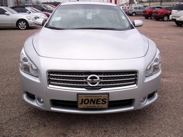 Nissan Maxima 2011 photo 1