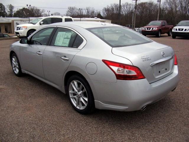 Nissan Maxima 2011 photo 4