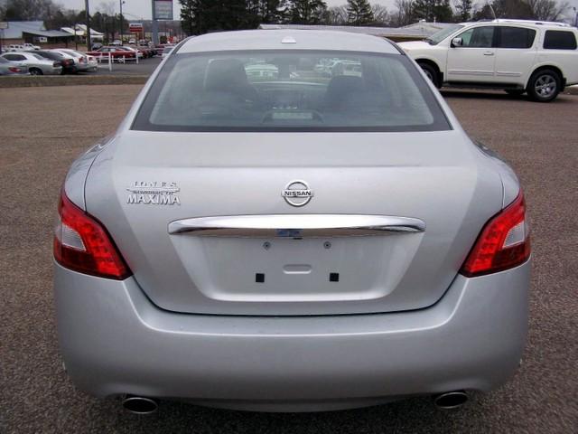 Nissan Maxima 2011 photo 5