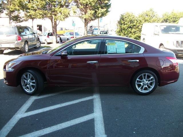 Nissan Maxima 2011 photo 2