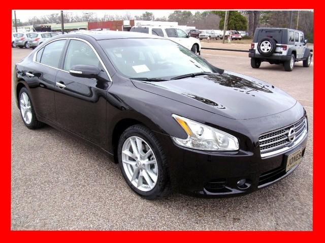 Nissan Maxima 2011 photo 1