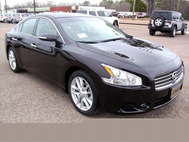 Nissan Maxima 2011 photo 2