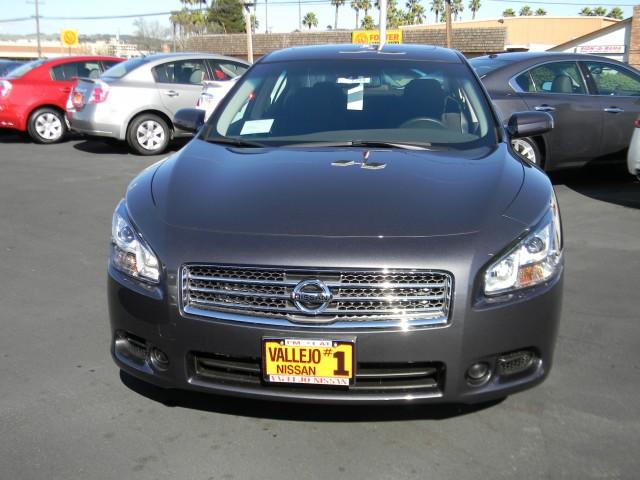Nissan Maxima 2011 photo 1