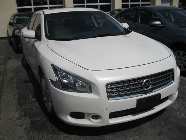 Nissan Maxima 2011 photo 2