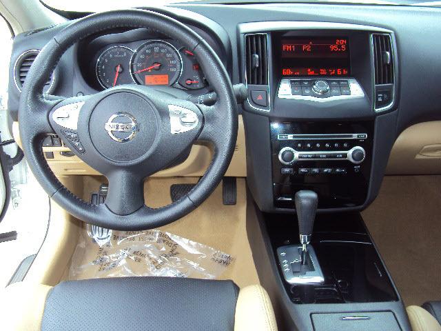 Nissan Maxima 2011 photo 3