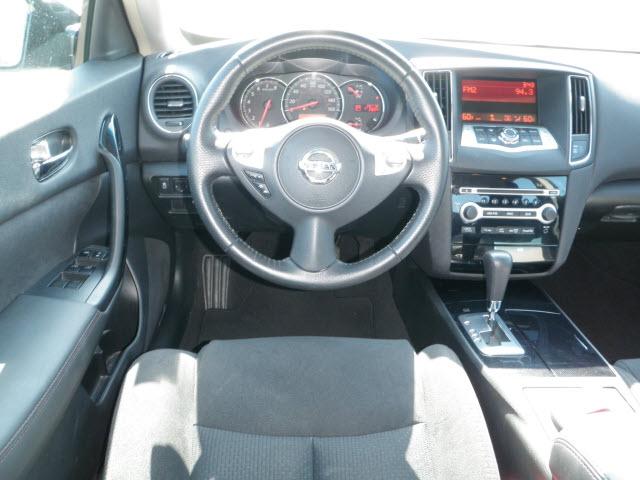 Nissan Maxima 2011 photo 4