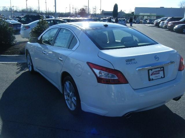 Nissan Maxima 2011 photo 4