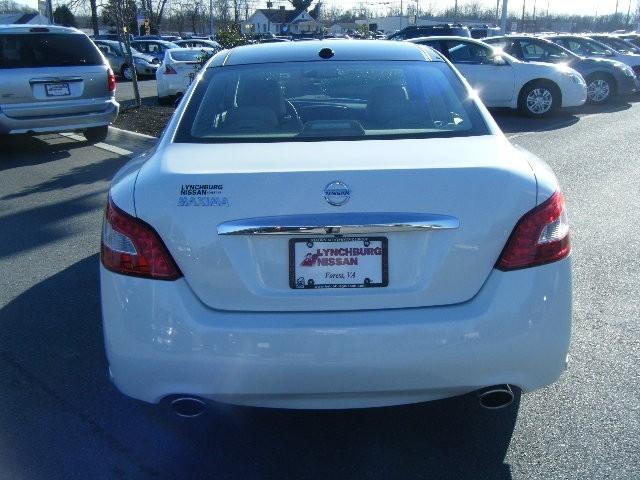 Nissan Maxima 2011 photo 5