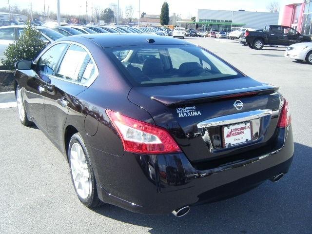 Nissan Maxima 2011 photo 4
