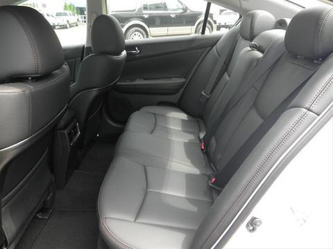 Nissan Maxima 2011 photo 1