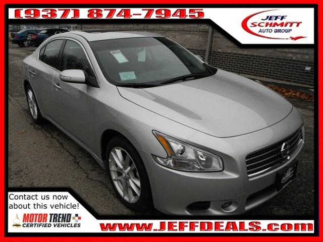 Nissan Maxima Regular Cab 4-wheel Drive Work Truck Sedan